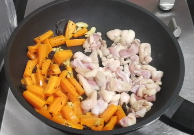 紫蘇燜鴨的做法-家常味燜菜譜-易網(wǎng)健康養(yǎng)生網(wǎng) 紫蘇燜鴨的做法-家常味燜菜譜