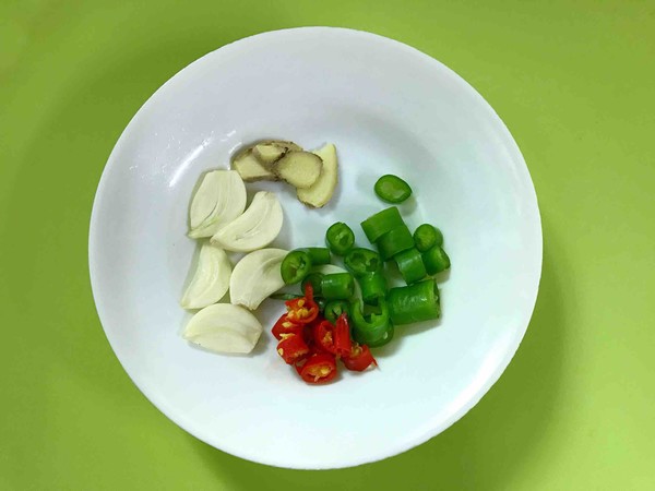 花蛤粉絲煲的做法-咸鮮味煮菜譜