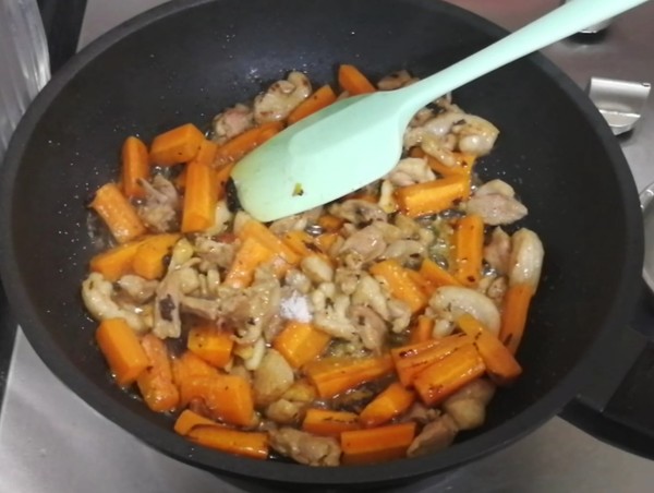 紫蘇燜鴨的做法-家常味燜菜譜-易網(wǎng)健康養(yǎng)生網(wǎng) 紫蘇燜鴨的做法-家常味燜菜譜