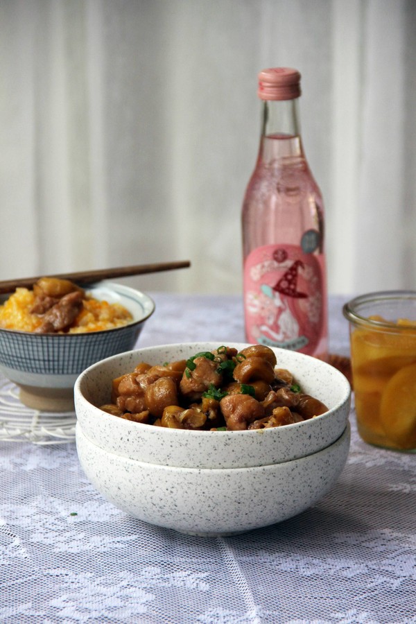 板栗燒雞腿的做法-家常味燒菜譜-易網健康養生網 板栗燒雞腿的做法-家常味燒菜譜