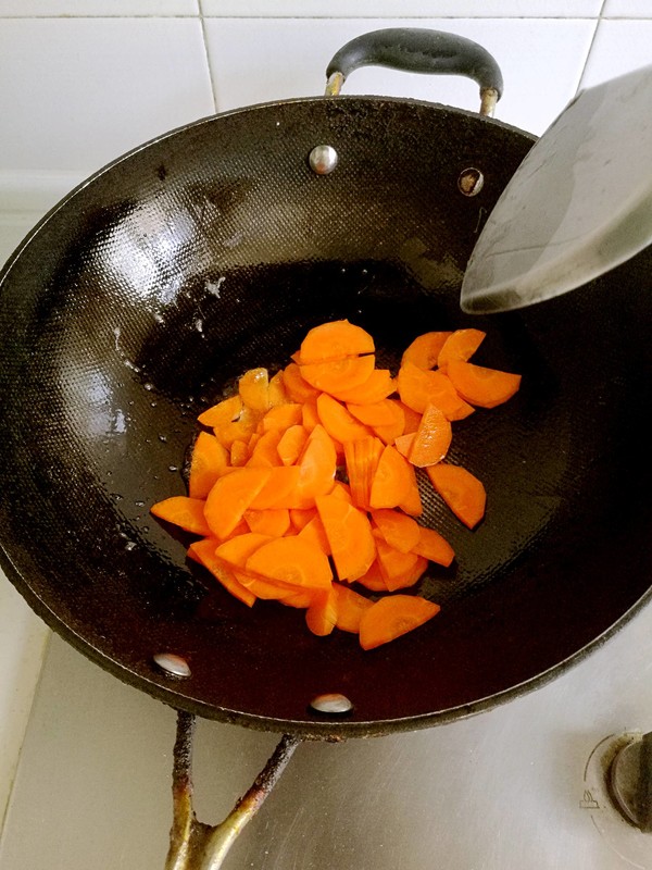 胡蘿卜炒雞蛋蘑菇的做法-咸鮮味炒菜譜-易網健康養生網 胡蘿卜炒雞蛋蘑菇的做法-咸鮮味炒菜譜