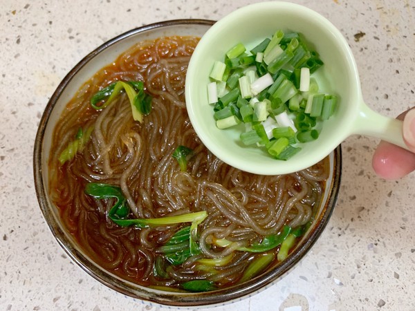 自制酸辣粉的做法-家常味煮菜譜-易網健康養生網 自制酸辣粉的做法-家常味煮菜譜