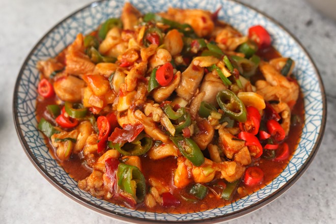 雙椒辣子雞丁的做法-香辣味炒菜譜-易網(wǎng)健康養(yǎng)生網(wǎng) 雙椒辣子雞丁的做法-香辣味炒菜譜