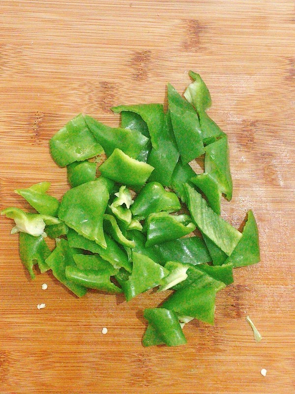 青椒炒雞的做法-咸鮮味炒菜譜