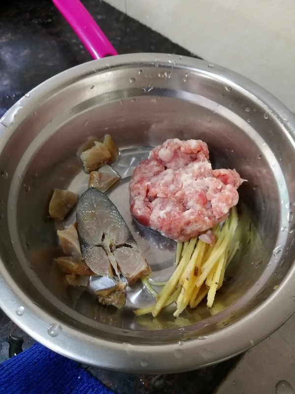 魚香茄子煲的做法-家常味煲菜譜-易網<a href=http://www.jsjjzhkt.cn/ target=_blank class=infotextkey>健康養生</a>網 魚香茄子煲的做法-家常味煲菜譜