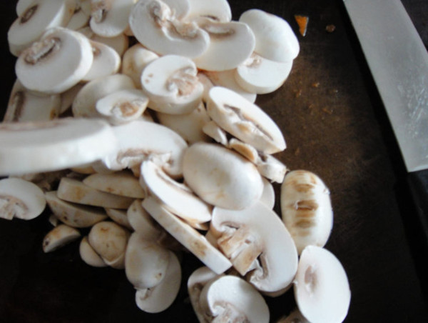 鮑汁炒蘑菇的做法-家常味炒菜譜-易網健康養生網 鮑汁炒蘑菇的做法-家常味炒菜譜