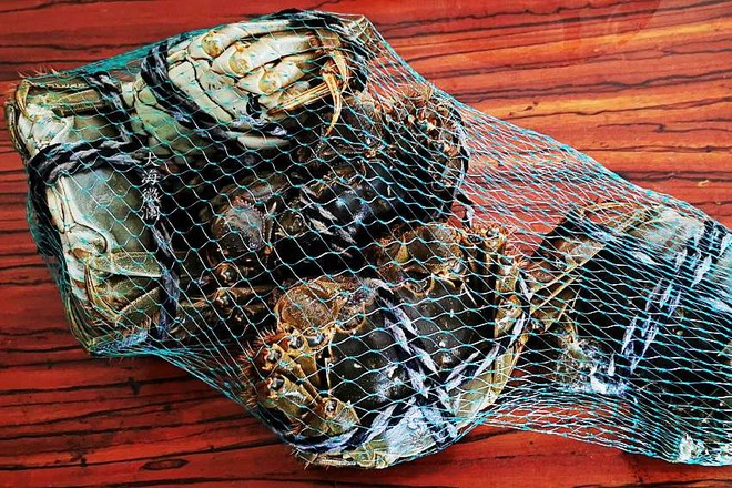 清蒸大閘蟹的做法-家常味蒸菜譜-易網(wǎng)<a href=http://www.jsjjzhkt.cn/ target=_blank class=infotextkey>健康養(yǎng)生</a>網(wǎng) 清蒸大閘蟹的做法-家常味蒸菜譜