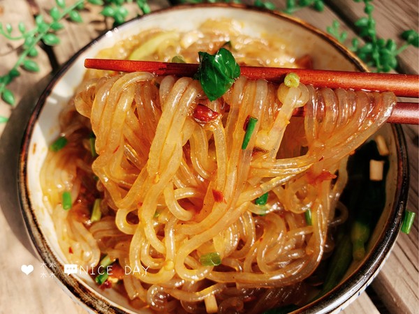 自制酸辣粉的做法-家常味煮菜譜-易網健康養生網 自制酸辣粉的做法-家常味煮菜譜