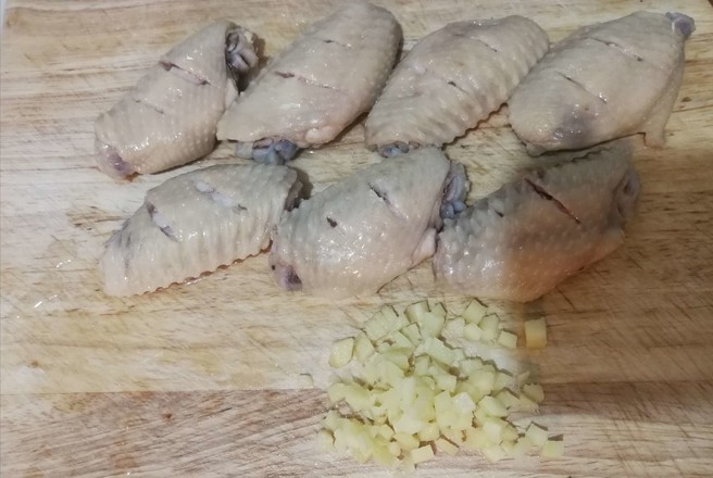 紅燒雞翅的做法-醬香味燒菜譜-易網<a href=http://www.jsjjzhkt.cn/ target=_blank class=infotextkey>健康養生</a>網 紅燒雞翅的做法-醬香味燒菜譜