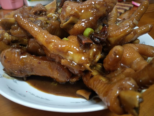 醬香燜雞爪的做法-醬香味燜菜譜
