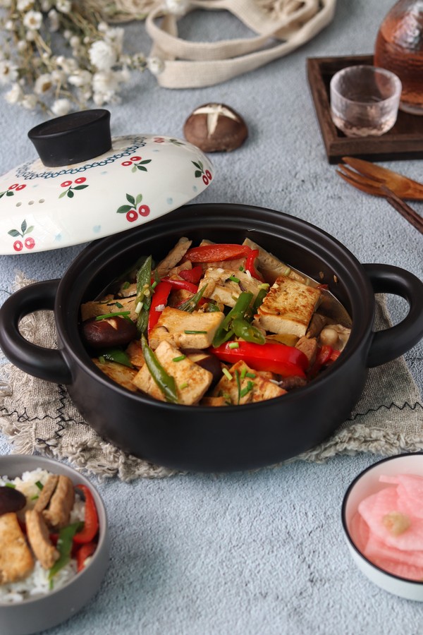 香菇蝦皮燜豆腐的做法-家常味炒菜譜-易網健康養生網 香菇蝦皮燜豆腐的做法-家常味炒菜譜