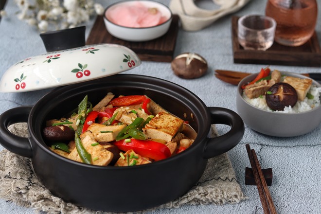 香菇蝦皮燜豆腐的做法-家常味炒菜譜-易網健康養生網 香菇蝦皮燜豆腐的做法-家常味炒菜譜