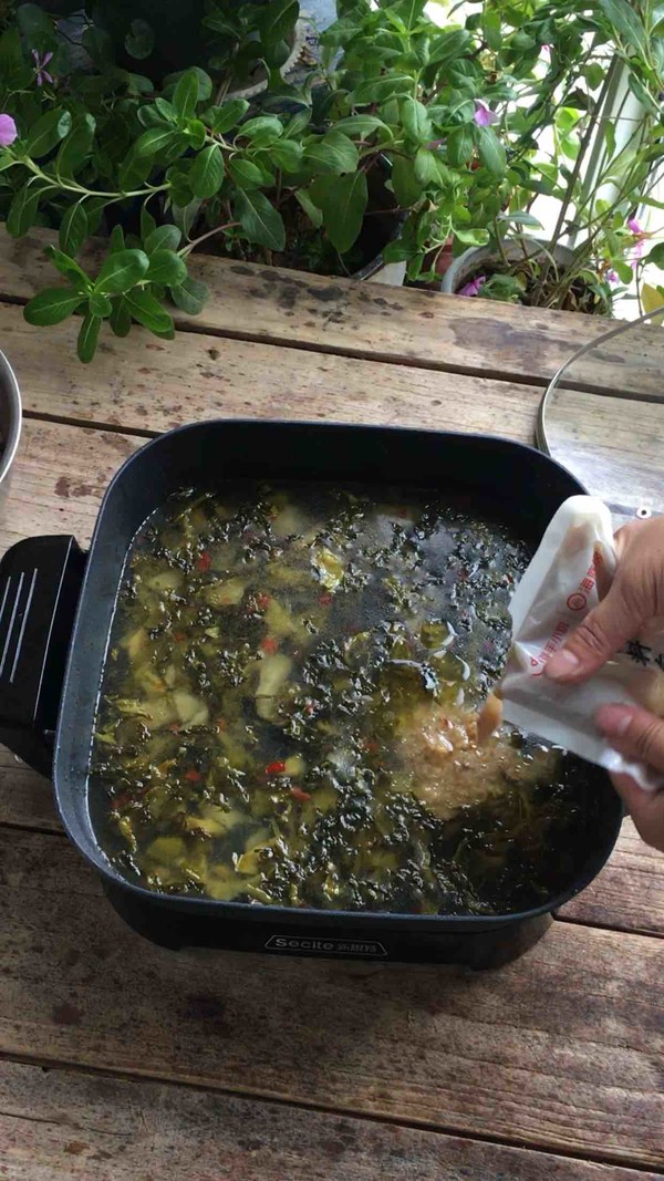 金蒜酸菜魚的做法-酸辣味煮菜譜