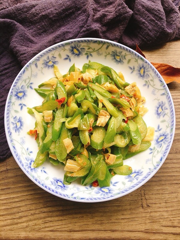 辣炒廣荷的做法-香辣味炒菜譜-易網健康養生網 辣炒廣荷的做法-香辣味炒菜譜