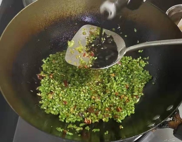 酸辣紅薯葉梗的做法-酸辣味炒菜譜-易網健康養生網 酸辣紅薯葉梗的做法-酸辣味炒菜譜