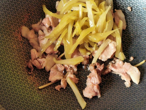 酸菜炒豬肉的做法-家常味炒菜譜