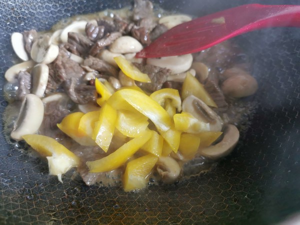 口蘑炒肉片的做法-酸辣味炒菜譜-易網(wǎng)健康養(yǎng)生網(wǎng) 口蘑炒肉片的做法-酸辣味炒菜譜