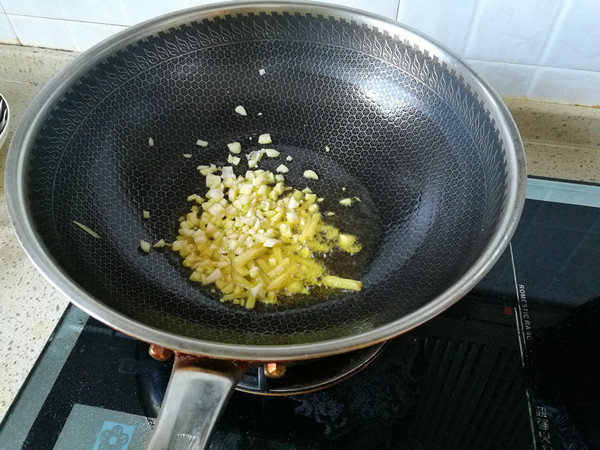 雙椒炒花甲的做法-咸鮮味炒菜譜-易網健康養生網 雙椒炒花甲的做法-咸鮮味炒菜譜