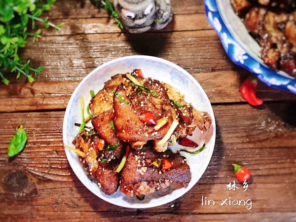 脆皮豬蹄的做法-香辣味炸菜譜-易網(wǎng)健康養(yǎng)生網(wǎng) 脆皮豬蹄的做法-香辣味炸菜譜