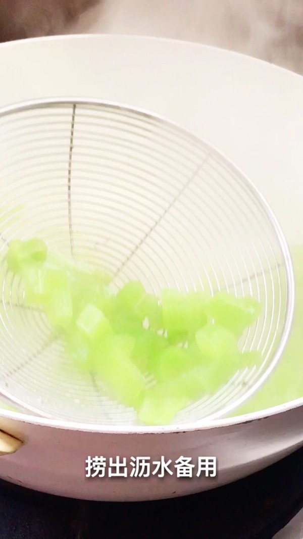 萵筍吉慶的做法-家常味炒菜譜-易網健康養生網 萵筍吉慶的做法-家常味炒菜譜