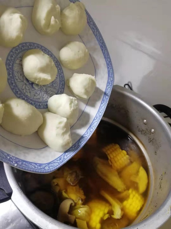 湖北武穴特色-自制Q彈土豆丸子的做法-家常味煮菜譜-易網(wǎng)健康養(yǎng)生網(wǎng) 湖北武穴特色-自制Q彈土豆丸子的做法-家常味煮菜譜