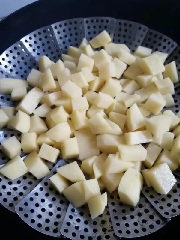 湖北武穴特色-自制Q彈土豆丸子的做法-家常味煮菜譜-易網(wǎng)健康養(yǎng)生網(wǎng) 湖北武穴特色-自制Q彈土豆丸子的做法-家常味煮菜譜