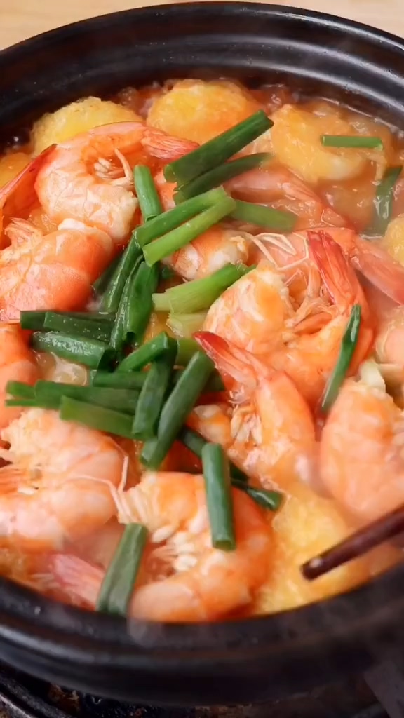 蝦仁豆腐煲的做法-家常味炒菜譜