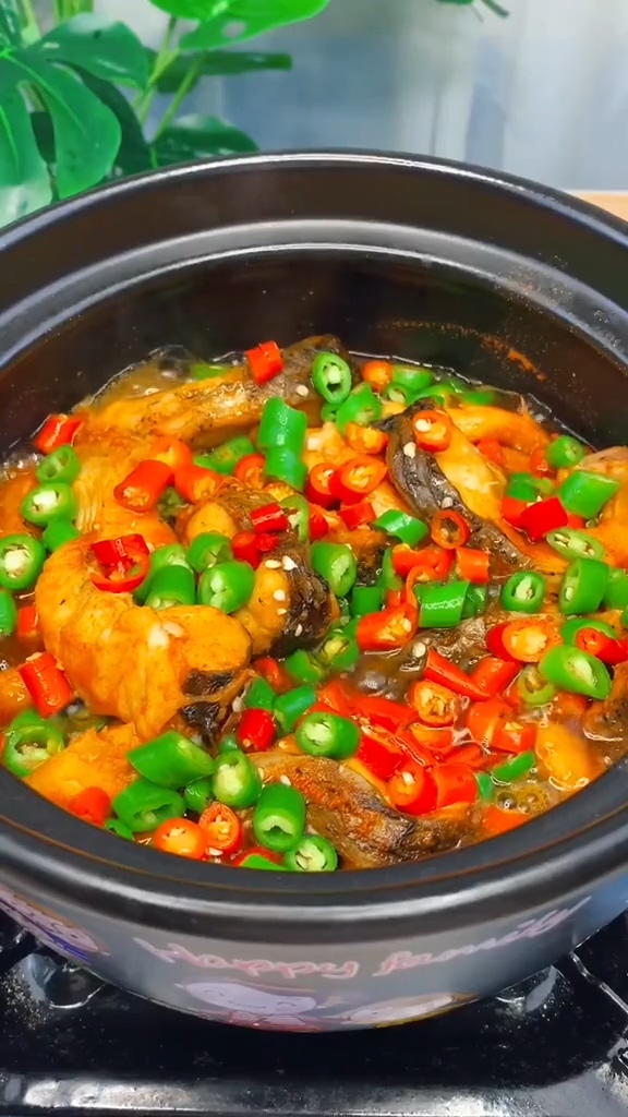 家常燉魚的做法-咸鮮味燉菜譜