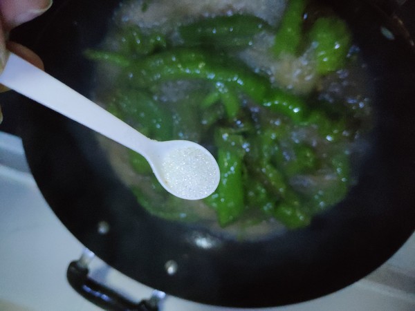 虎皮辣子的做法-香辣味炒菜譜-易網健康養生網 虎皮辣子的做法-香辣味炒菜譜