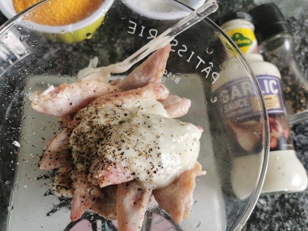 蒜蓉翅尖的做法-蒜香味炸菜譜