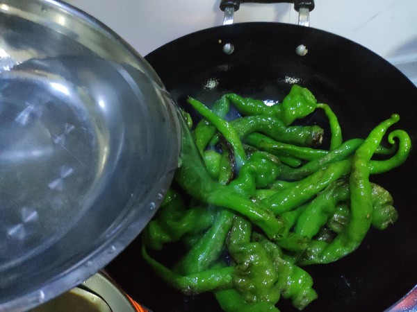 虎皮辣子的做法-香辣味炒菜譜-易網健康養生網 虎皮辣子的做法-香辣味炒菜譜