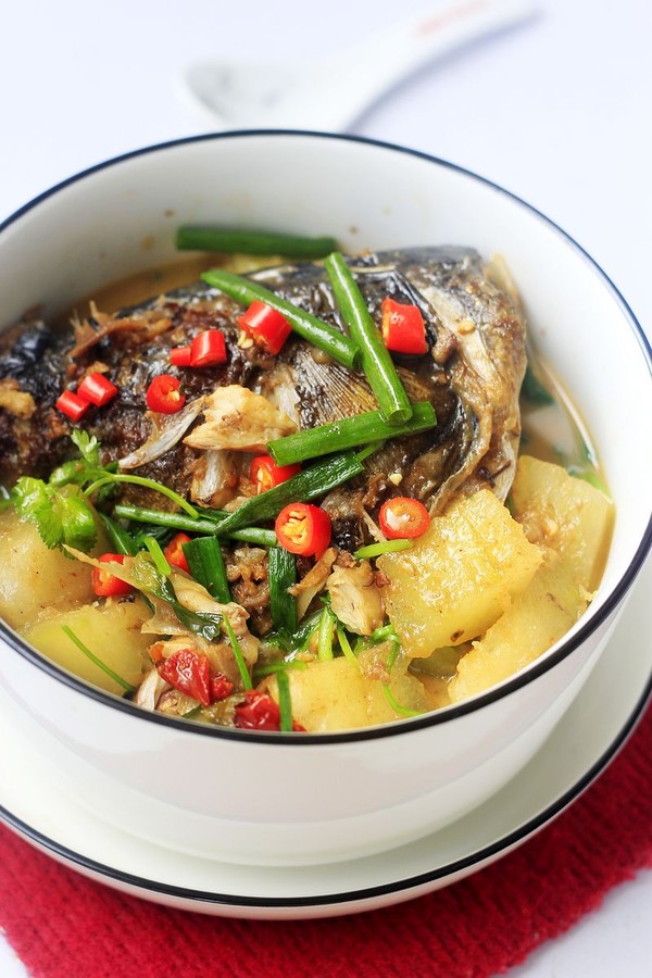 魚頭燉冬瓜的做法-魚香味燉菜譜