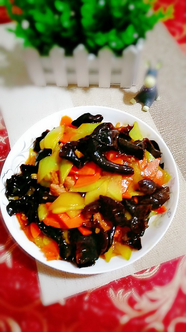 燒木耳的做法-家常味燒菜譜-易網健康養生網 燒木耳的做法-家常味燒菜譜