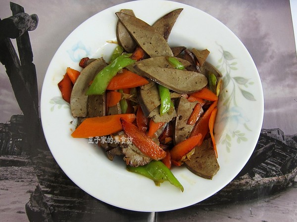 溜炒羊肝的做法-家常味炒菜譜