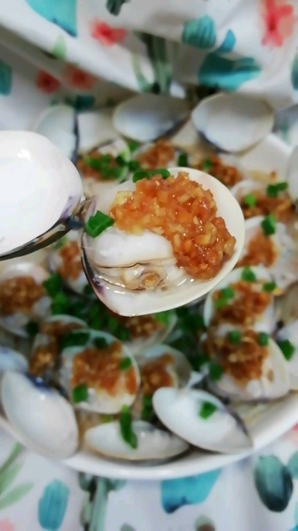 蒜蓉粉絲蒸花貝的做法-咸鮮味蒸菜譜-易網健康養生網 蒜蓉粉絲蒸花貝的做法-咸鮮味蒸菜譜