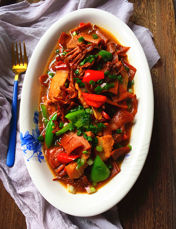 五花肉燒魷魚的做法-咸鮮味燒菜譜