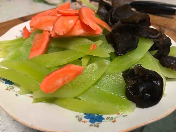 萵筍炒肚片的做法-家常味炒菜譜-易網(wǎng)健康養(yǎng)生網(wǎng) 萵筍炒肚片的做法-家常味炒菜譜