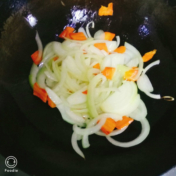 洋蔥胡蘿卜的做法-家常味炒菜譜