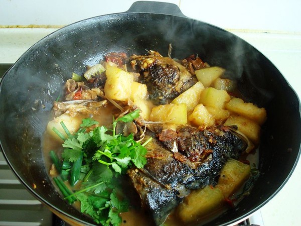 魚頭燉冬瓜的做法-魚香味燉菜譜