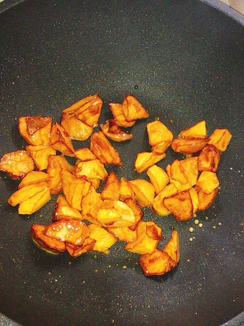 拔絲地瓜的做法-甜味炸菜譜