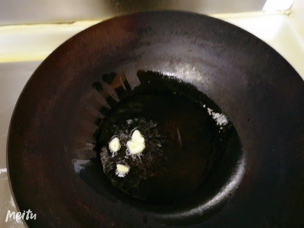 百合炒西蘭花的做法-咸鮮味炒菜譜