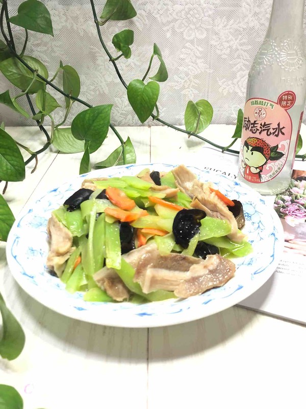 萵筍炒肚片的做法-家常味炒菜譜-易網(wǎng)健康養(yǎng)生網(wǎng) 萵筍炒肚片的做法-家常味炒菜譜