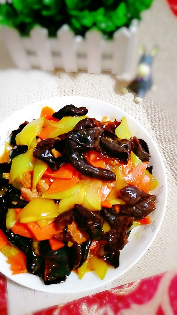 燒木耳的做法-家常味燒菜譜-易網健康養生網 燒木耳的做法-家常味燒菜譜