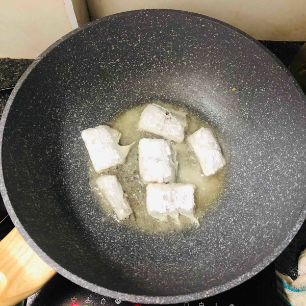 紅燒帶魚的做法-香辣味燒菜譜