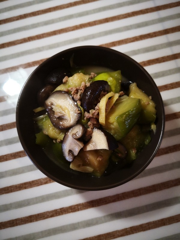 茄子燉香菇的做法-家常味燉菜譜