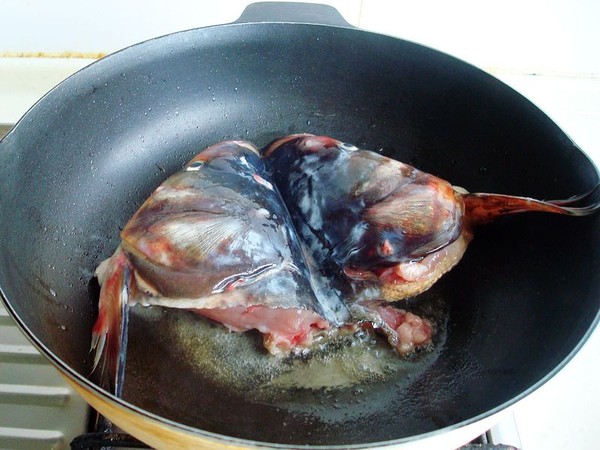 魚頭燉冬瓜的做法-魚香味燉菜譜