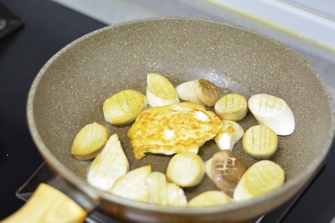杏鮑菇腐乳煎蛋的做法-家常味煎菜譜-易網健康養生網 杏鮑菇腐乳煎蛋的做法-家常味煎菜譜