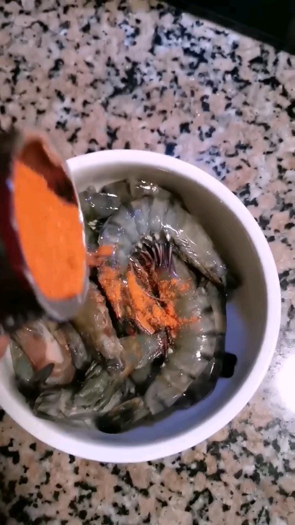 奧爾良黑虎蝦的做法-香辣味烘焙菜譜-易網健康養生網 奧爾良黑虎蝦的做法-香辣味烘焙菜譜