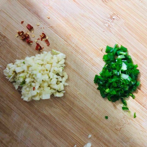 蒜蓉粉絲蒸扇貝的做法-醬香味蒸菜譜-易網健康養生網 蒜蓉粉絲蒸扇貝的做法-醬香味蒸菜譜