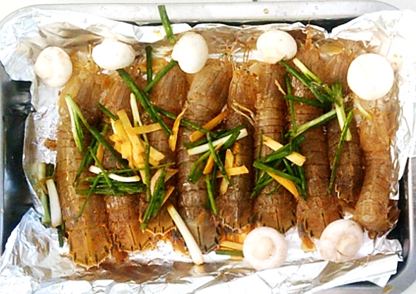 香烤皮皮蝦的做法-黑椒味烤菜譜